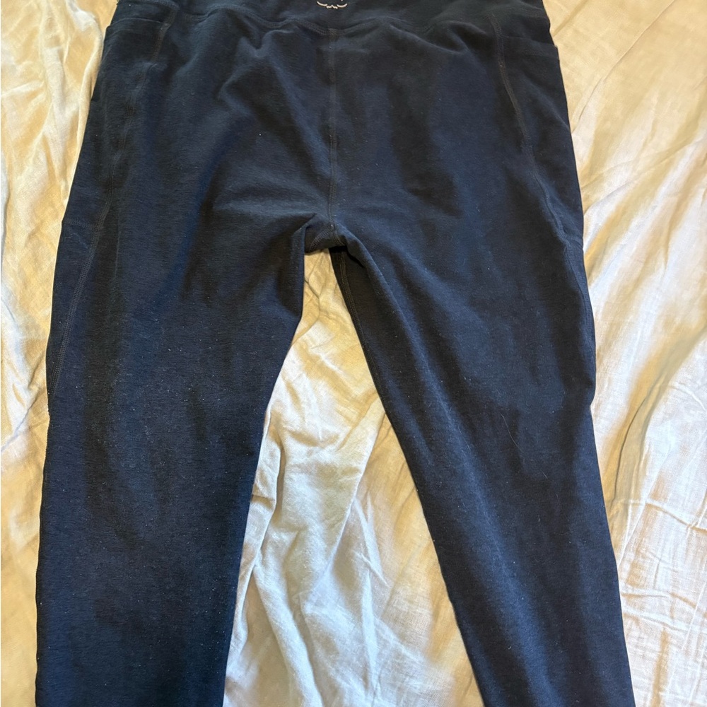 Beyond Yoga Charcoal Black High-Waist Pocket Leggings - Picture 2 of 5